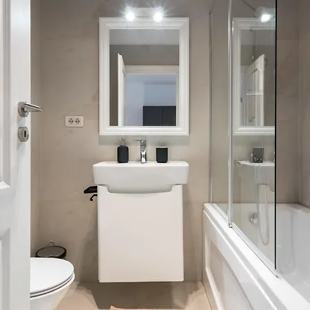 Appartamento The 116 Neighboring Palace Of Parliament - *