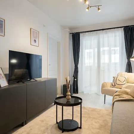 The 116 Neighboring Palace Of Parliament - *