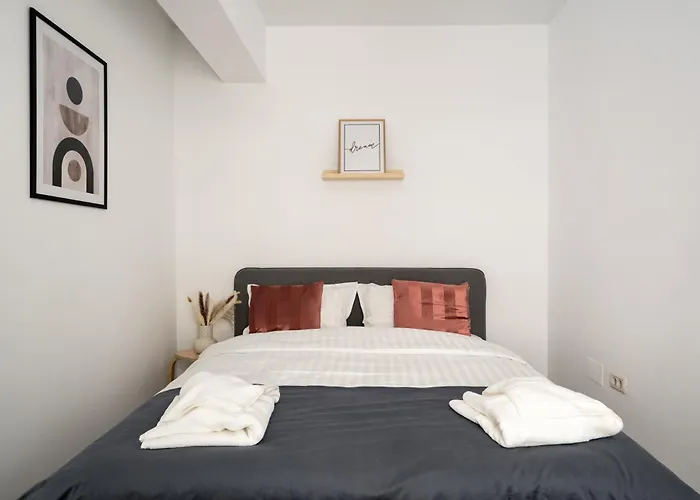 The 116 Neighboring Palace Of Parliament - Бухарест