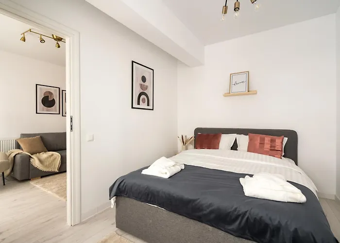 The 116 Neighboring Palace Of Parliament - *