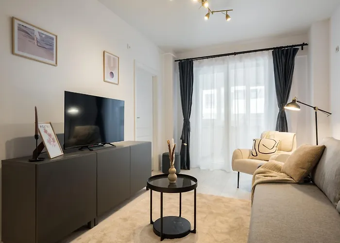 The 116 Neighboring Palace Of Parliament - *