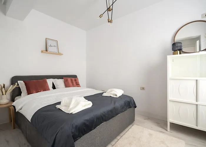 The 116 Neighboring Palace Of Parliament - * Bukurešť